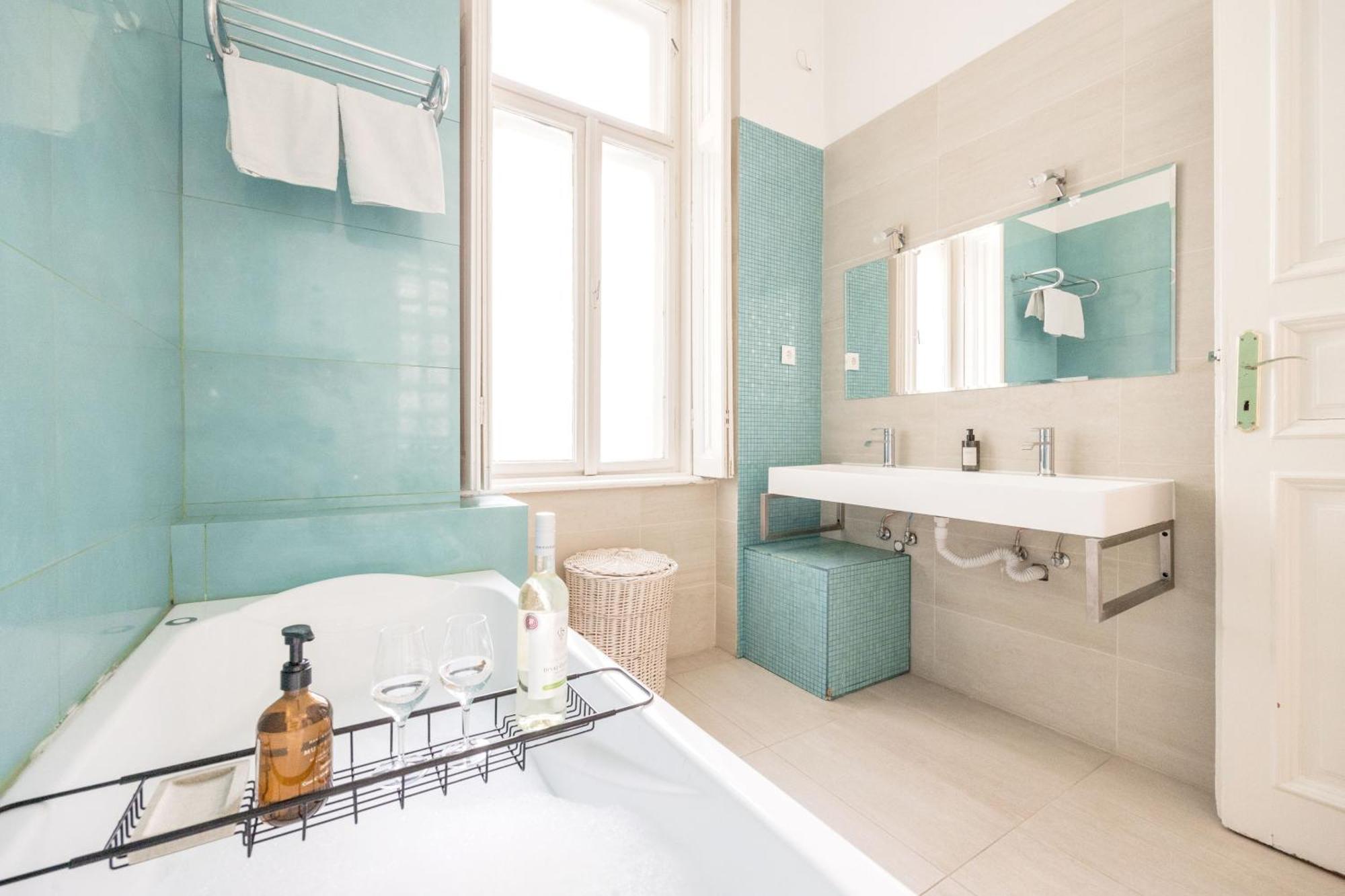 Wellness Retreat With Sauna & Jacuzzi - 1 Min To Opera Budapeszt Zewnętrze zdjęcie